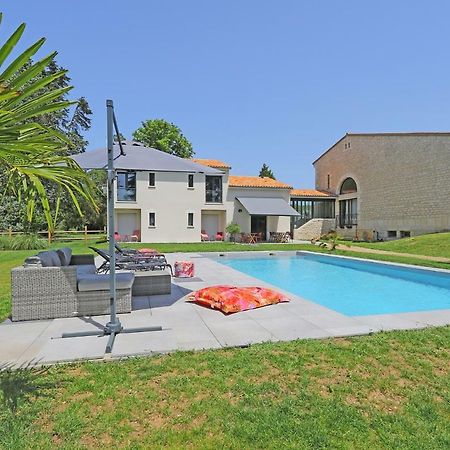 L Esprit Du Clain Chambres D Hotes Bandb De Standing Proches Du Futuroscope Golf Et Lac De St Cyr Naintre Luaran gambar