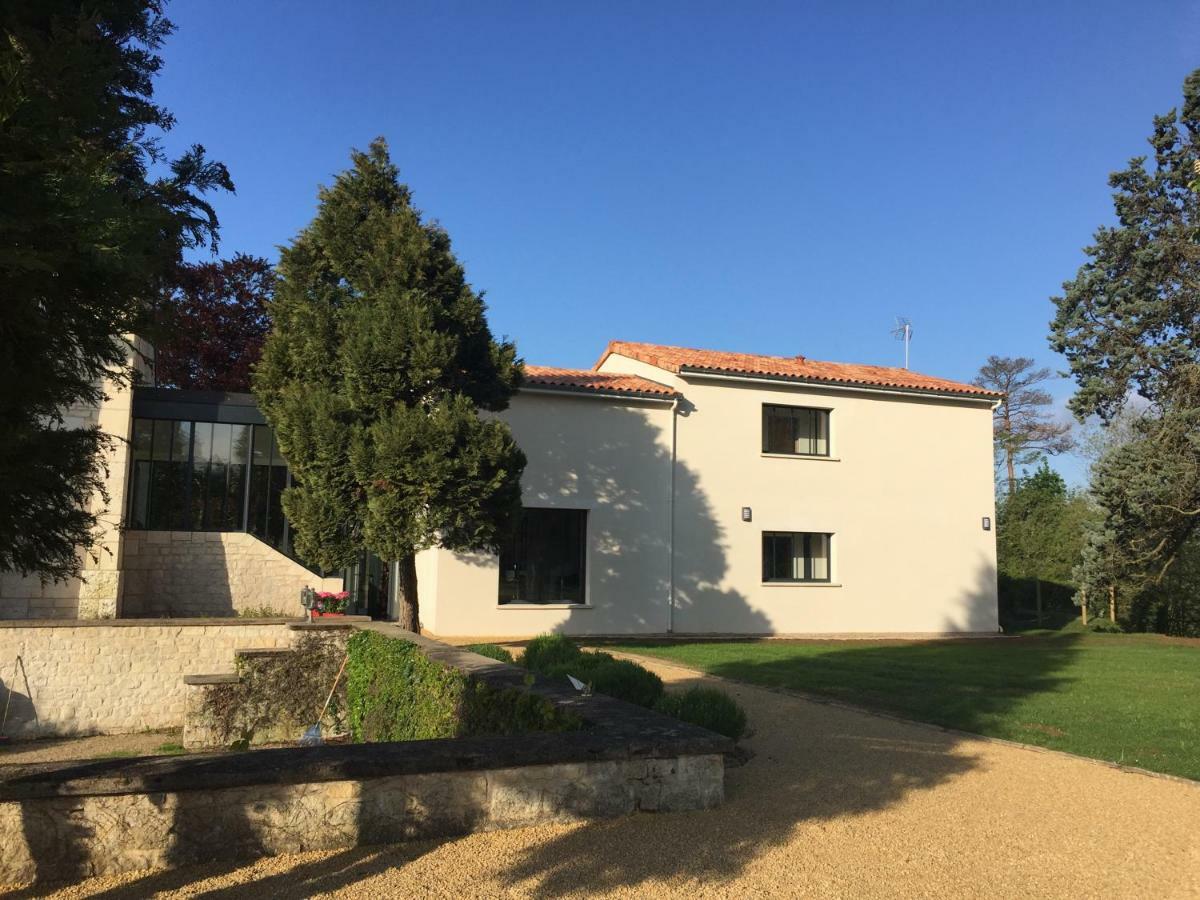 L Esprit Du Clain Chambres D Hotes Bandb De Standing Proches Du Futuroscope Golf Et Lac De St Cyr Naintre Luaran gambar