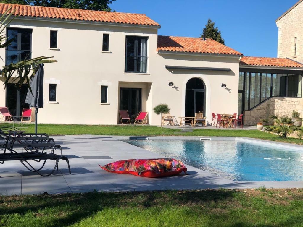 L Esprit Du Clain Chambres D Hotes Bandb De Standing Proches Du Futuroscope Golf Et Lac De St Cyr Naintre Luaran gambar