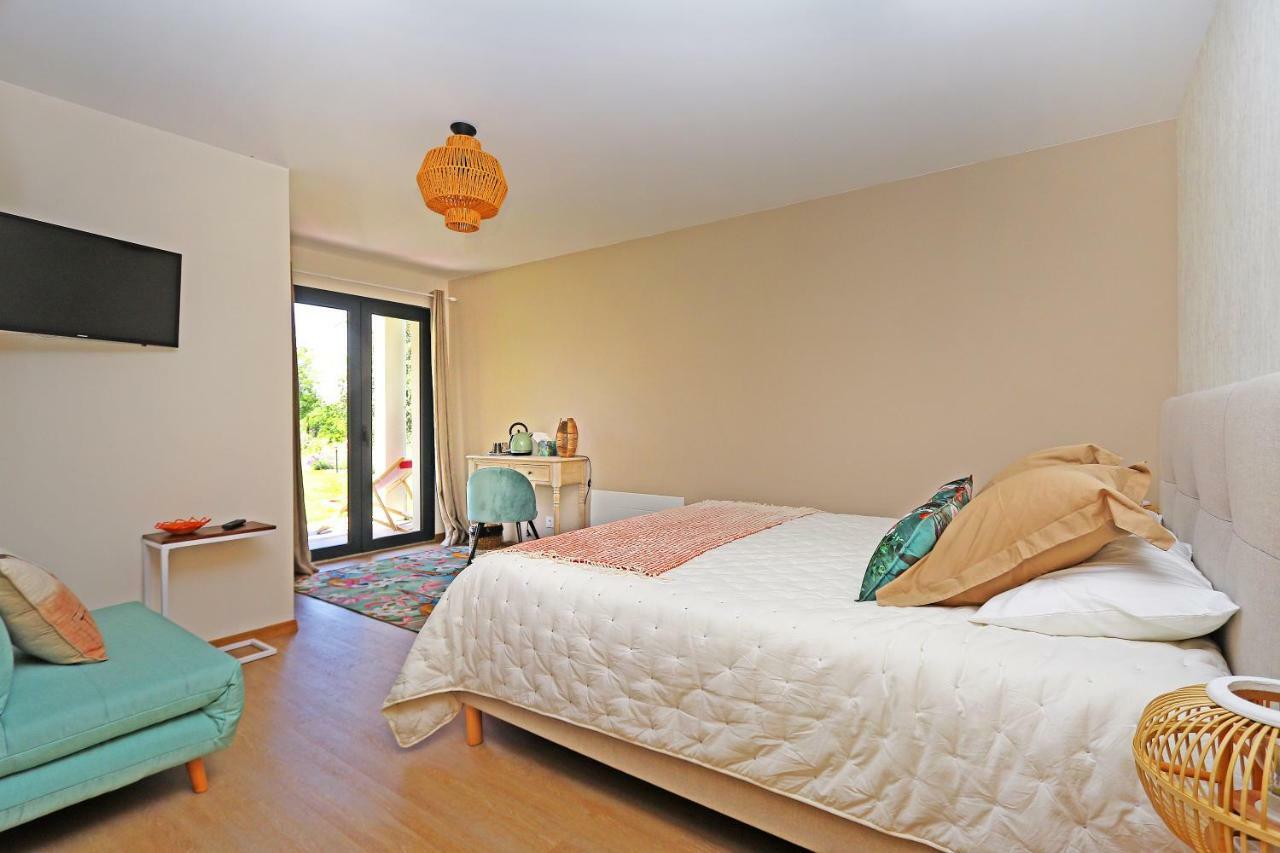 L Esprit Du Clain Chambres D Hotes Bandb De Standing Proches Du Futuroscope Golf Et Lac De St Cyr Naintre Luaran gambar