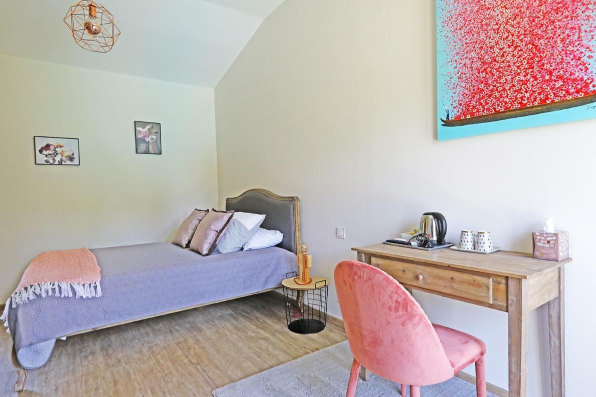 L Esprit Du Clain Chambres D Hotes Bandb De Standing Proches Du Futuroscope Golf Et Lac De St Cyr Naintre Luaran gambar