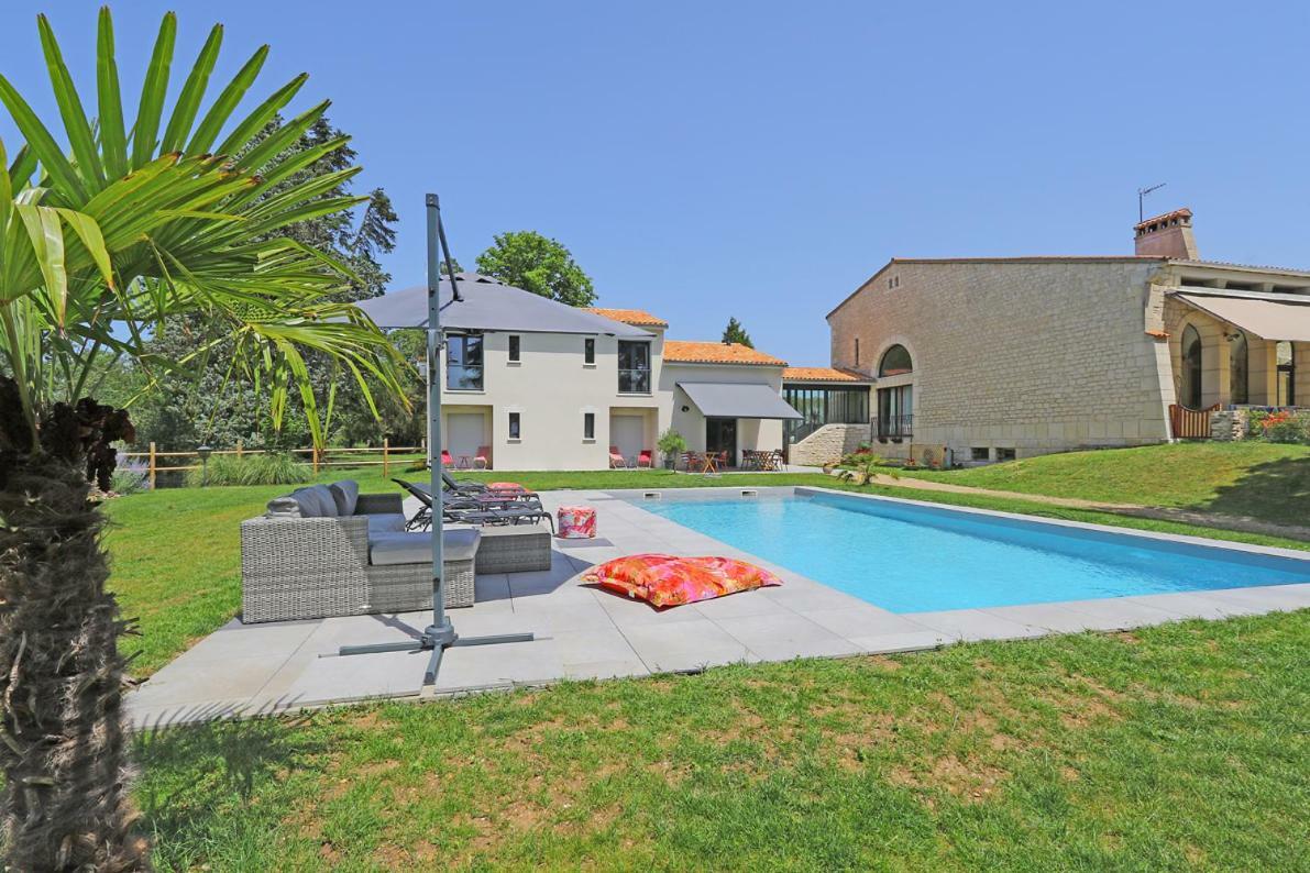 L Esprit Du Clain Chambres D Hotes Bandb De Standing Proches Du Futuroscope Golf Et Lac De St Cyr Naintre Luaran gambar